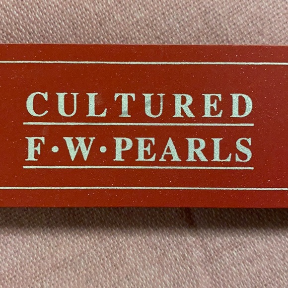 Cultured F.W. Pearls New In Box Necklace/Earrings - Picture 4 of 4